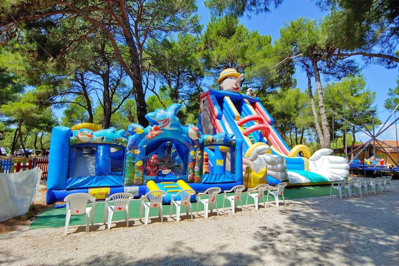 Happy Camp Mobile Homes In Centro Vacanze Bi Village Fazana Ngoại thất bức ảnh