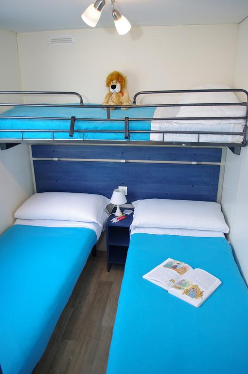 Happy Camp Mobile Homes In Centro Vacanze Bi Village Fazana Phòng bức ảnh